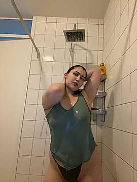 Ghisliane_96 naked stripping on cam for live sex video chat