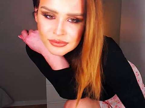 Lari_Stella naked stripping on cam for live sex video chat