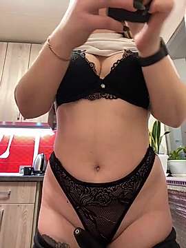 NewMargo naked stripping on cam for live sex video chat