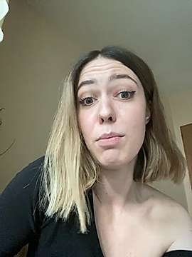 NisreenMuslim naked stripping on cam for live sex video chat