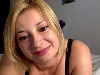 Osnat19 naked stripping on cam for live sex video chat