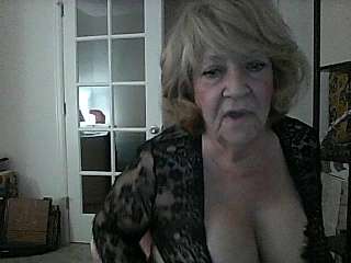 sosensual naked stripping on cam for live sex video chat