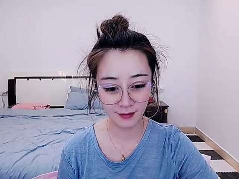 SS_Coffee naked stripping on cam for live sex video chat