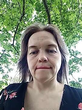 Suzanne_me naked stripping on cam for live sex video chat