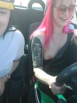 Vanessa_Miller naked stripping on cam for live sex video chat