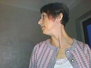 VictiryLove naked stripping on cam for live sex video chat