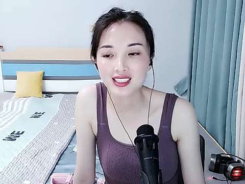 Daisy_Daisy_ naked stripping on cam for live sex video chat
