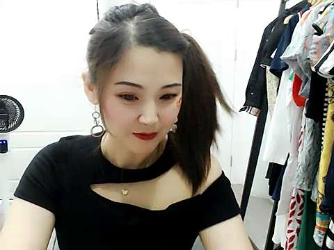 Gina-HEBE naked stripping on cam for live sex video chat