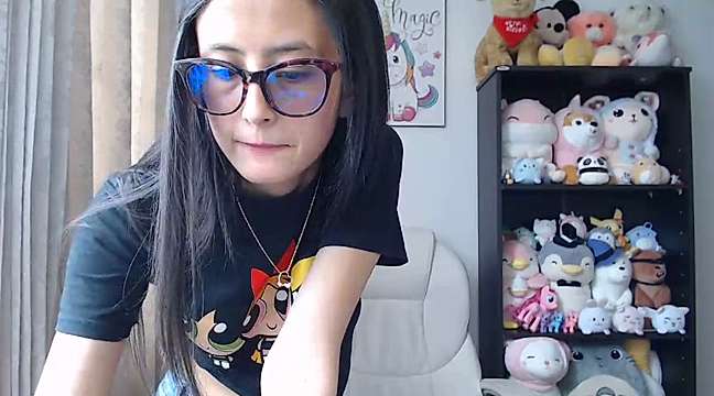 kenyamoiira_ naked stripping on cam for live sex video chat