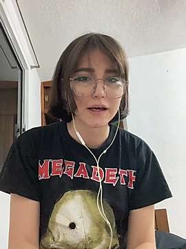 Lil_Marianne naked stripping on cam for live sex video chat
