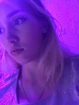 liss_kiss naked stripping on cam for live sex video chat