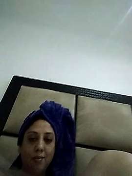 Mahi4luv naked stripping on cam for live sex video chat