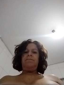 mell43@xh naked stripping on cam for live sex video chat