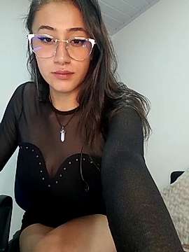 MELODY_CORNET_ naked stripping on cam for live sex video chat