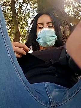 mia_daniells naked stripping on cam for live sex video chat