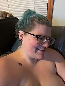 NudeNaturally naked stripping on cam for live sex video chat