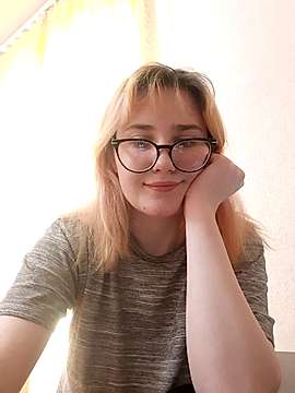 roxi_xxxxx naked stripping on cam for live sex video chat