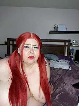 SarahTheSassyStoner naked stripping on cam for live sex video chat