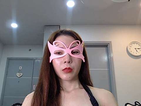SexyJoly18 naked stripping on cam for live sex video chat
