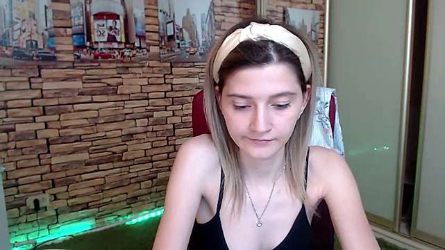 snow_katie naked stripping on cam for live sex video chat