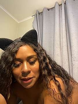 sweetmartina1178 naked stripping on cam for live sex video chat