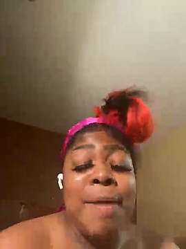 Thickbaby887 naked stripping on cam for live sex video chat