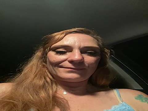 Tonya_Hardening naked stripping on cam for live sex video chat