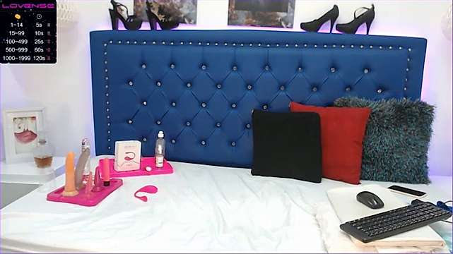 Vane_Sweett naked stripping on cam for live sex video chat