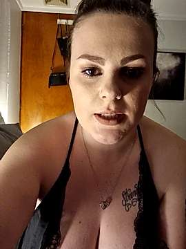 aliah_babyxo naked stripping on cam for live sex video chat