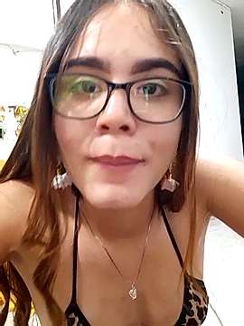 Aliciasstar_ naked stripping on cam for live sex video chat