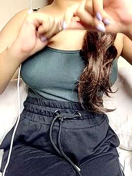 aliyaah_singh naked stripping on cam for live sex video chat