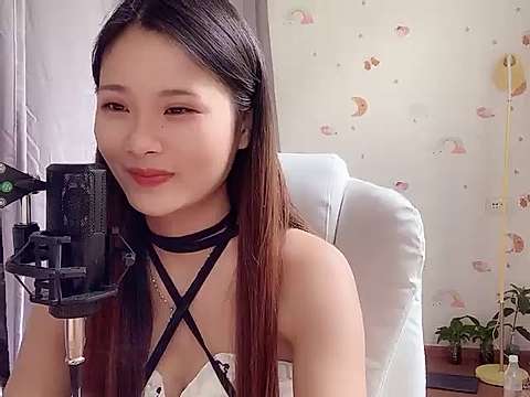 Ambitionbaby naked stripping on cam for live sex video chat