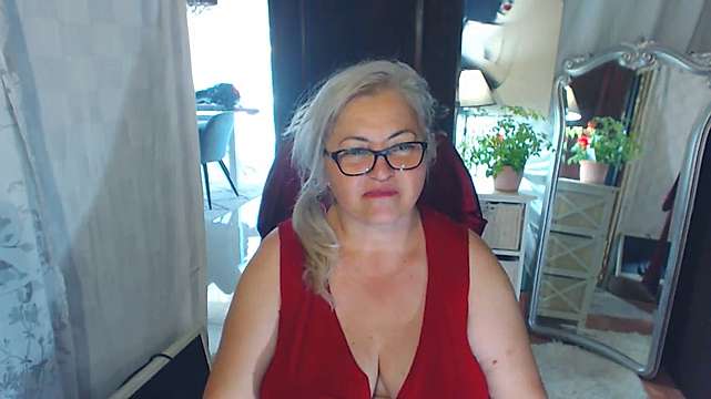 AnnaHot naked stripping on cam for live sex video chat