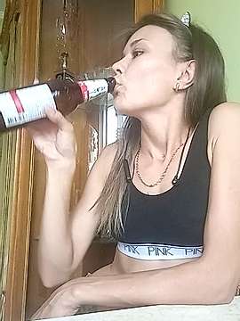 Dreamy_Devil_ naked stripping on cam for live sex video chat