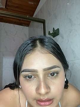 EstefanyTaylor1 naked stripping on cam for live sex video chat