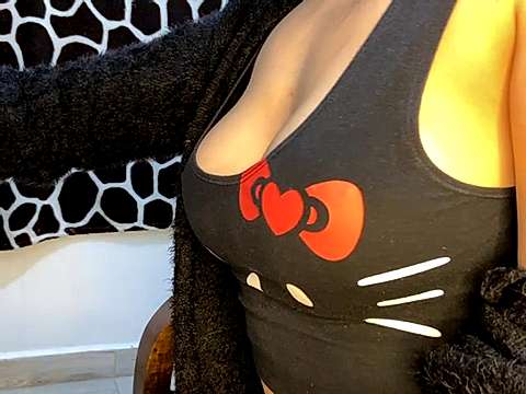 Garota_japa naked stripping on cam for live sex video chat
