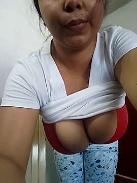 Golushy_mia naked stripping on cam for live sex video chat