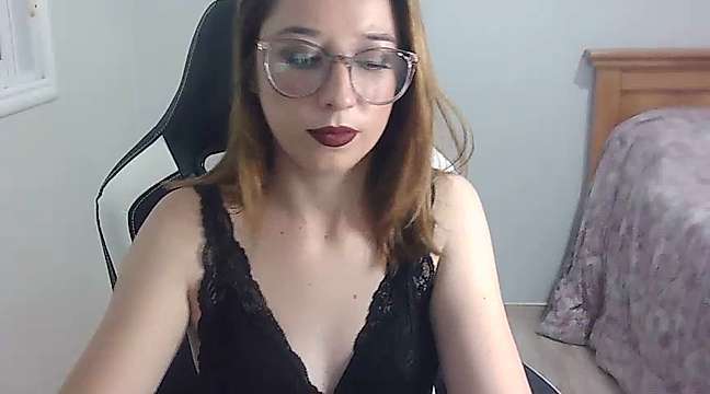 Hii_Diana naked stripping on cam for live sex video chat