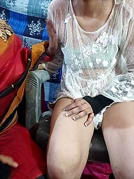 horney_bella naked stripping on cam for live sex video chat