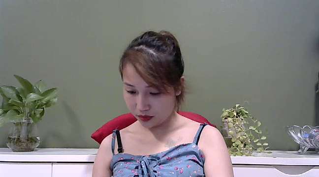 Jin_cat naked stripping on cam for live sex video chat