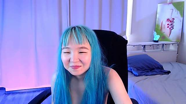 Maly_Vine naked stripping on cam for live sex video chat