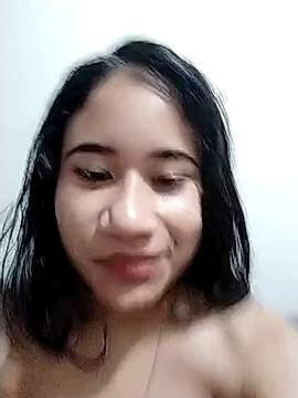 PrettyLittlePrincess naked stripping on cam for live sex video chat