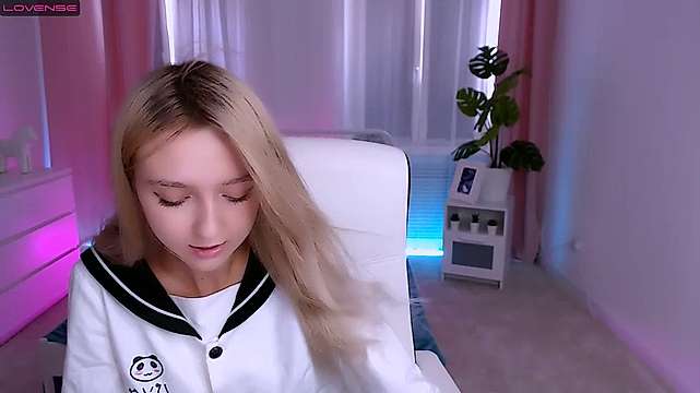 RinaStreams naked stripping on cam for live sex video chat