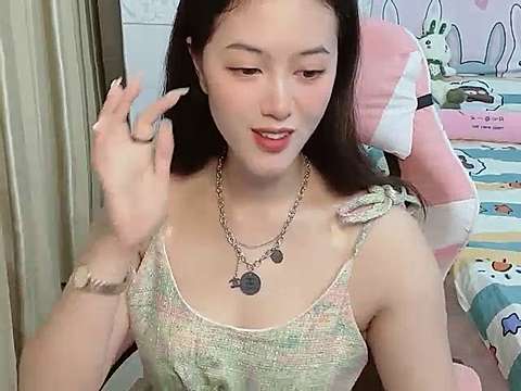 SelinaTracy naked stripping on cam for live sex video chat