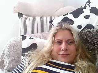 sexysoph1234 naked stripping on cam for live sex video chat