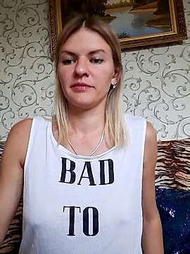ur_juicy_cherry naked stripping on cam for live sex video chat