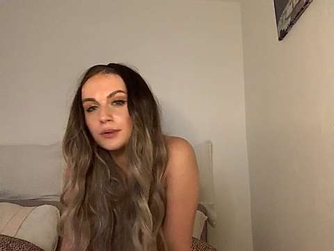 beabelle naked stripping on cam for live sex video chat