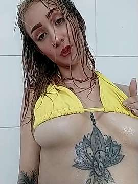 BiancaFerreira1 naked stripping on cam for live sex video chat