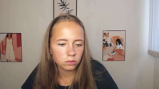 Ebru_Shine naked stripping on cam for live sex video chat