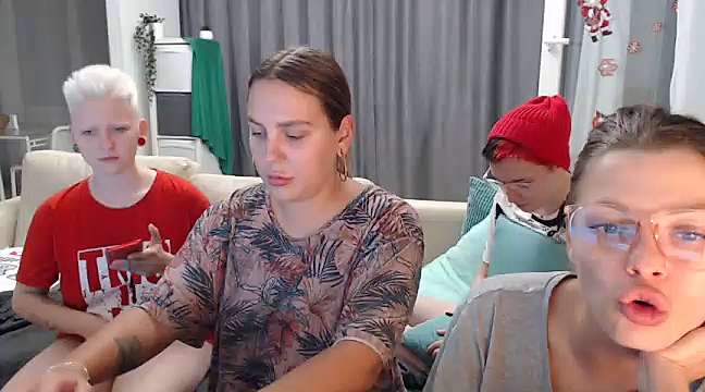 lesbica_futurista naked stripping on cam for live sex video chat